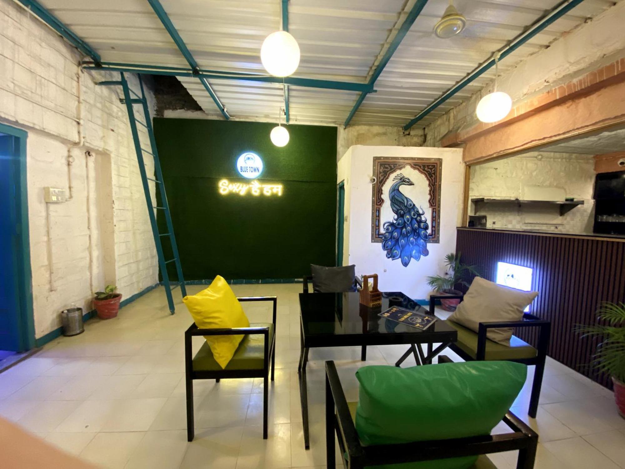 Blue Town Hostel & Cafe จ๊อดปูร์ ภายนอก รูปภาพ